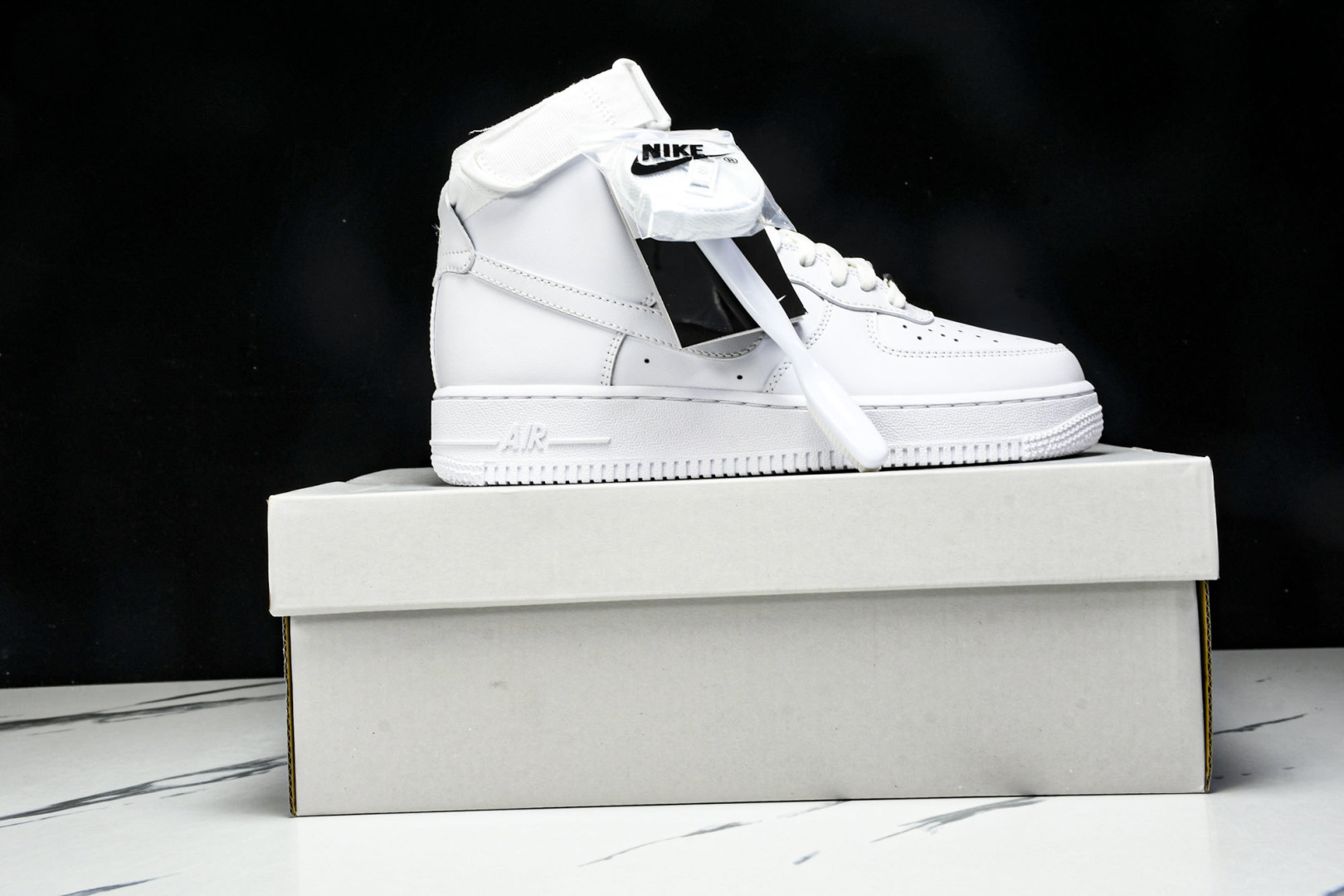  Air Force 1 空军一号官方货号CW2290 111 尺寸36 36.5 37.5 38 38