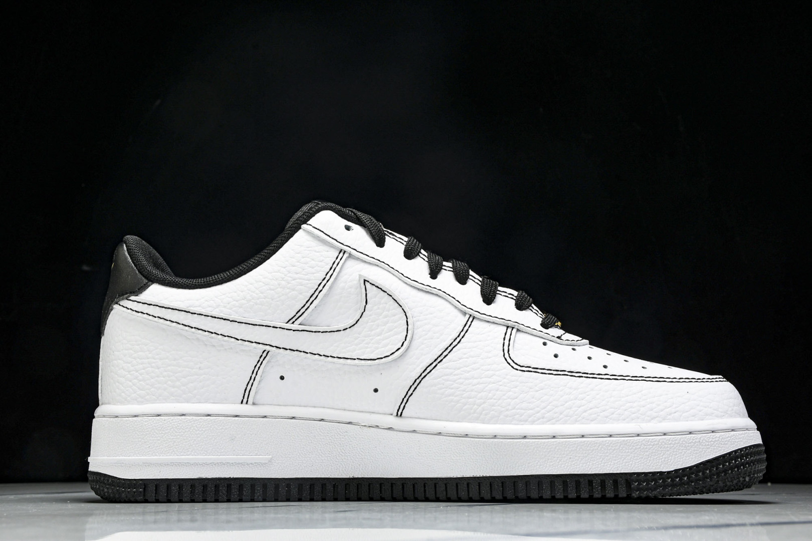  NK Air Force 1'07 Low 空军一号低帮休闲板鞋 IB6543-101 尺寸36 36
