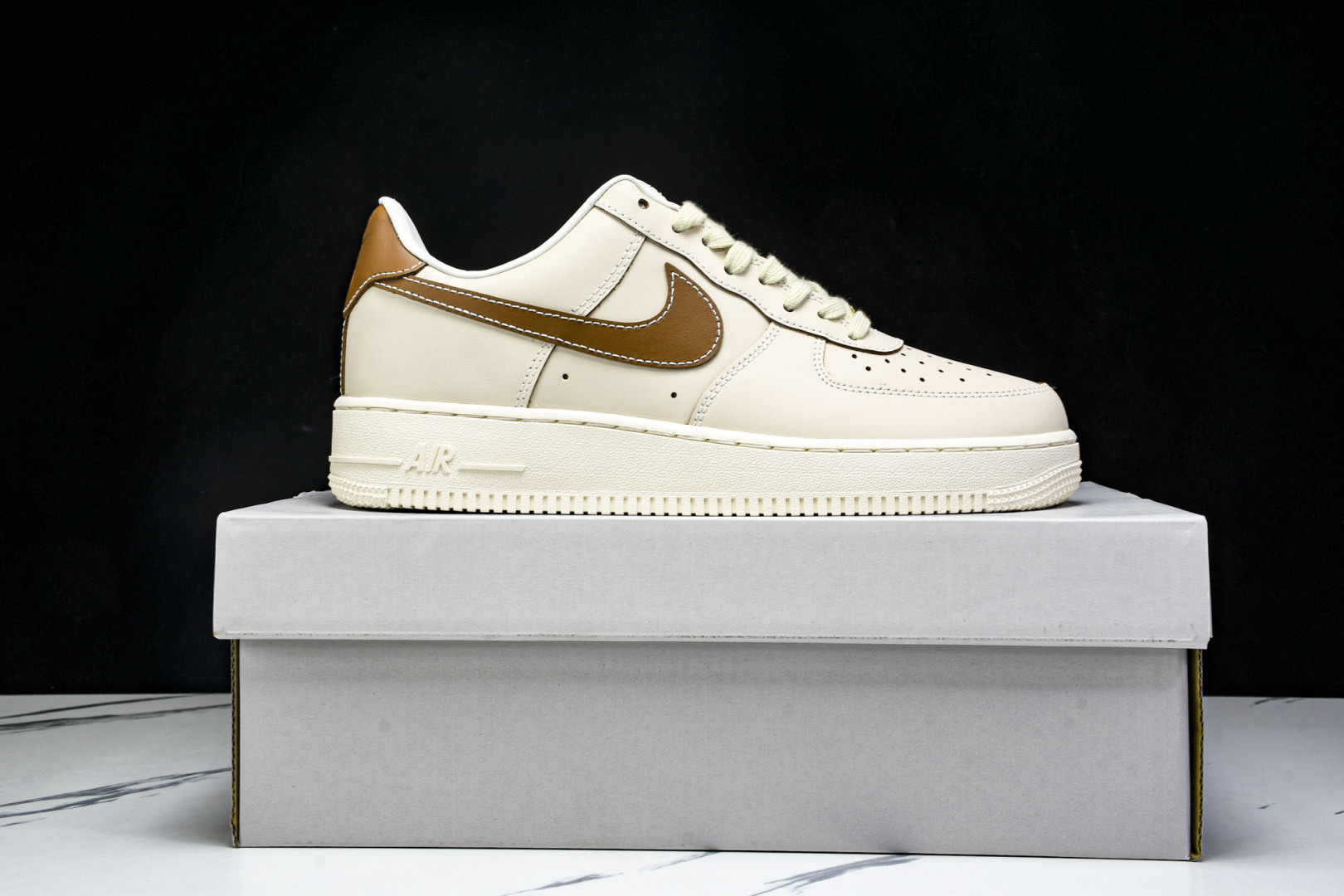  NK Air Force 1'07 Low 空军一号低帮休闲板鞋 IB8865-221 尺寸36 36