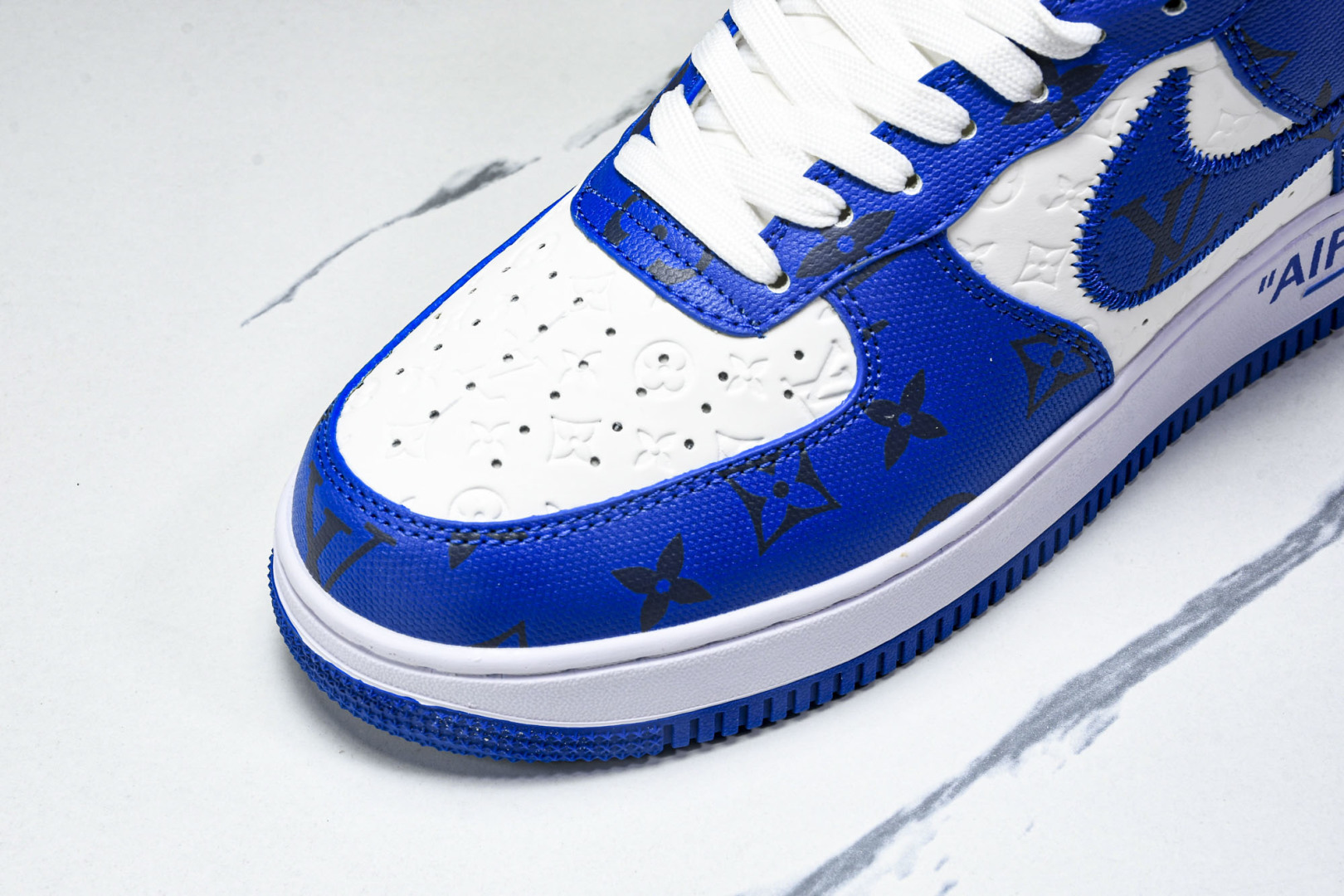  Air Force 1 '07 Low X LV TRAINER SNEAKER 联名 蓝白印花绿钩 
