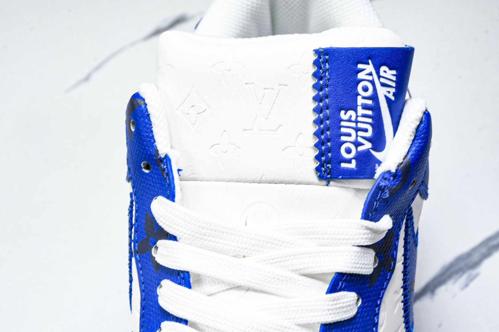  Air Force 1 '07 Low X LV TRAINER SNEAKER 联名 蓝白印花绿钩 