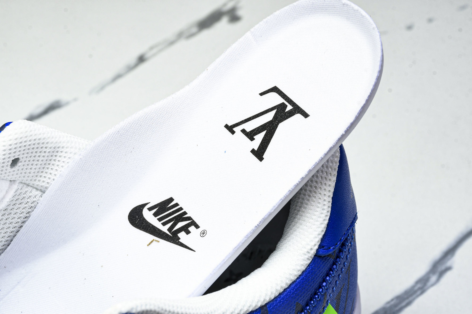  Air Force 1 '07 Low X LV TRAINER SNEAKER 联名 蓝白印花绿钩 