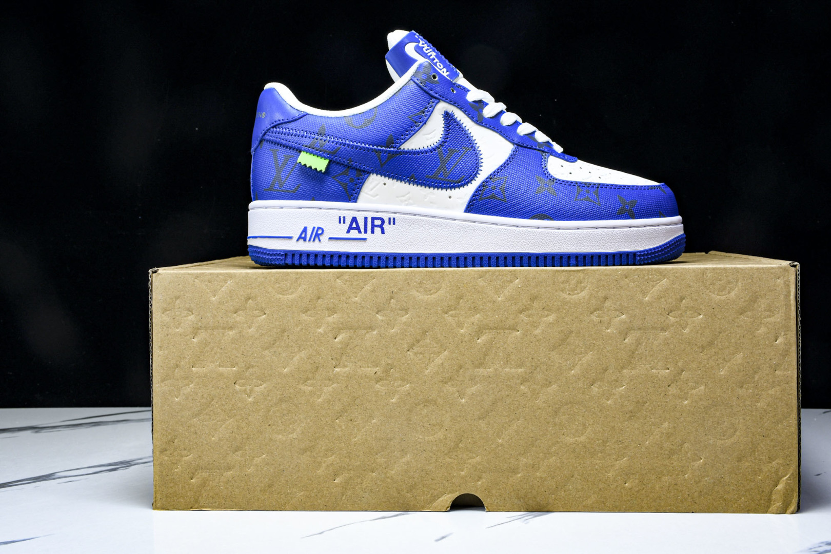  Air Force 1 '07 Low X LV TRAINER SNEAKER 联名 蓝白印花绿钩 
