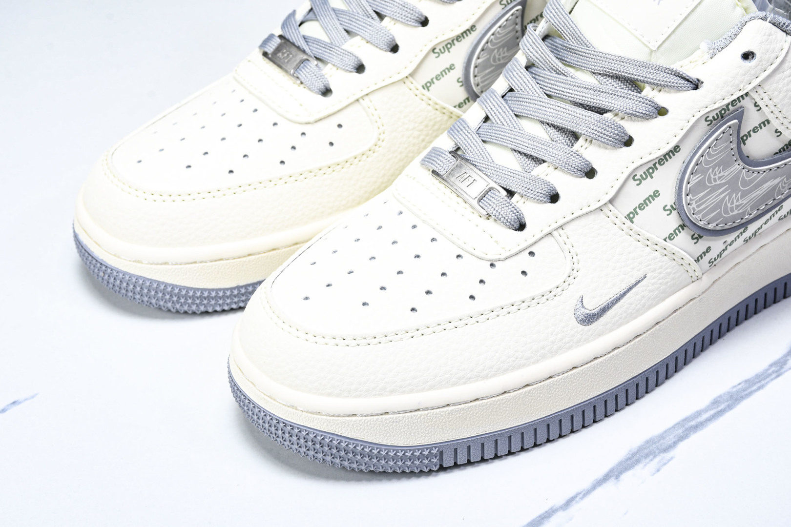  NK Air Air Force 1'07 Low Supreme联名 米灰多重勾 空军一号低帮休闲板