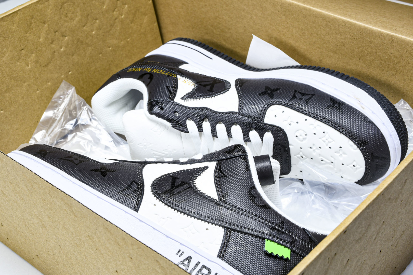  NK Air Force 1 '07 Low X LV TRAINER SNEAKER 联名 黑白印花