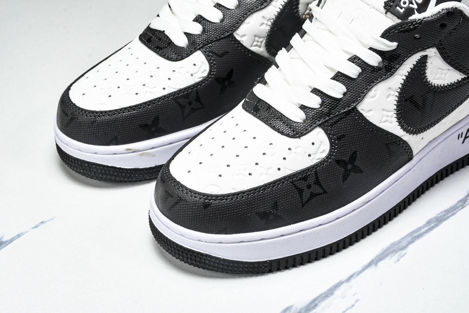  NK Air Force 1 '07 Low X LV TRAINER SNEAKER 联名 黑白印花