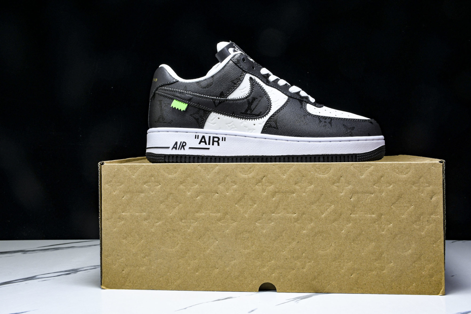  NK Air Force 1 '07 Low X LV TRAINER SNEAKER 联名 黑白印花