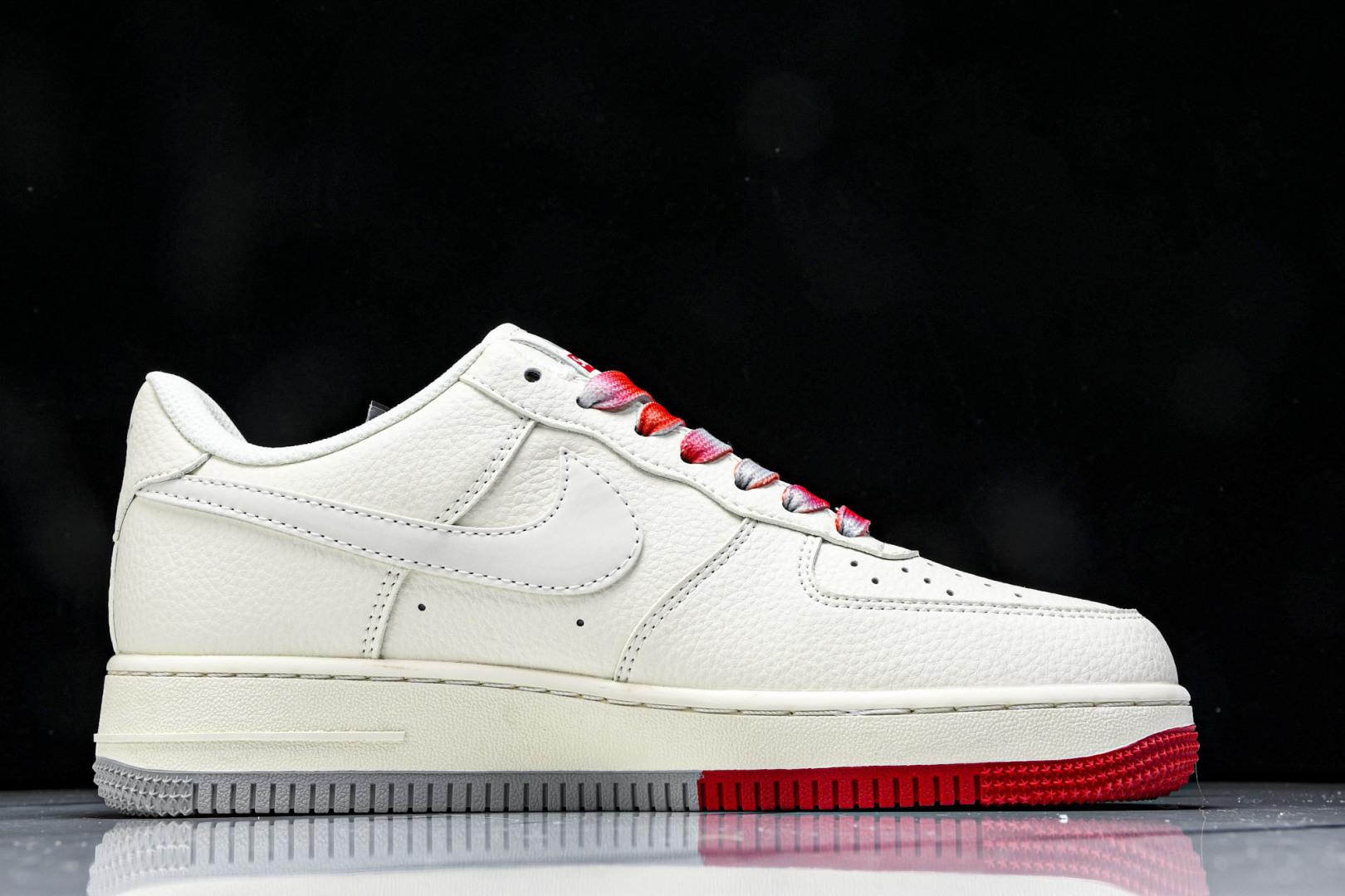 NK Air Force 1'07  Supreme 联名 米白红 货号：XX3168 157 尺寸36