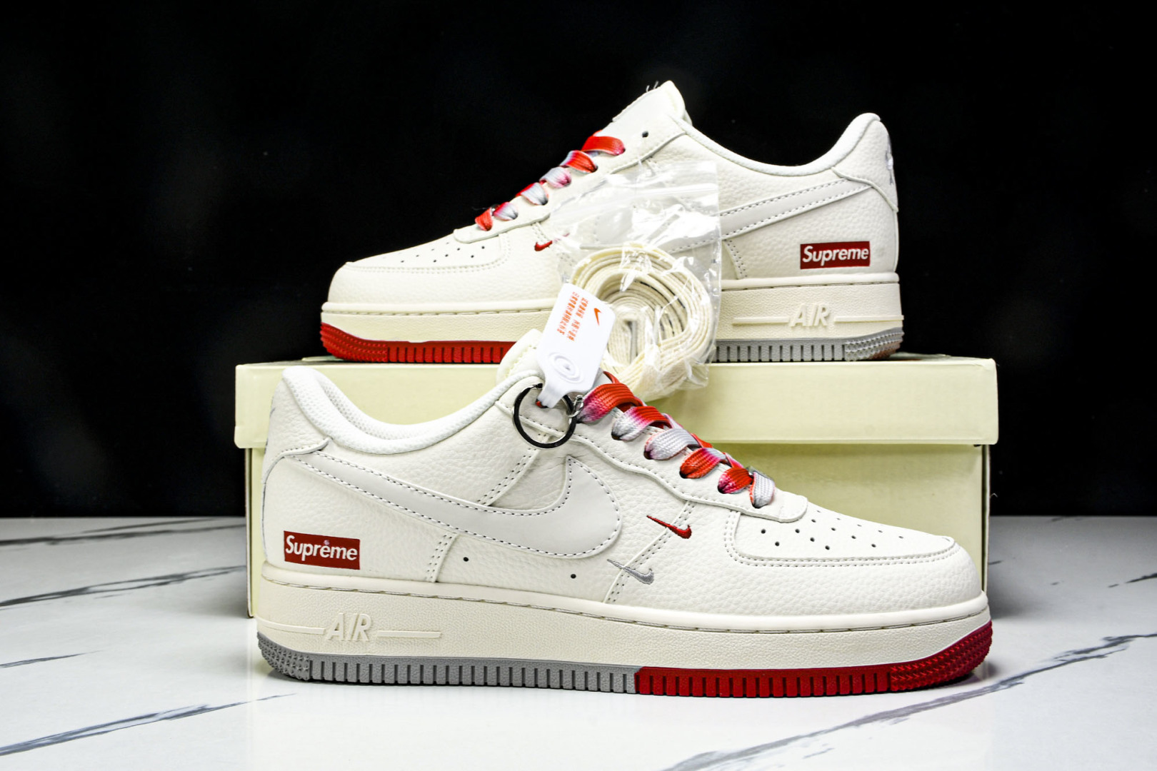 NK Air Force 1'07  Supreme 联名 米白红 货号：XX3168 157 尺寸36