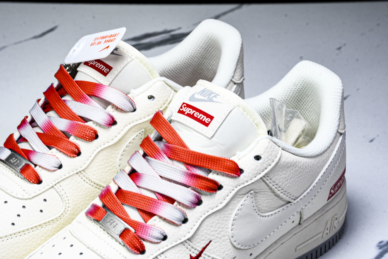 NK Air Force 1'07  Supreme 联名 米白红 货号：XX3168 157 尺寸36