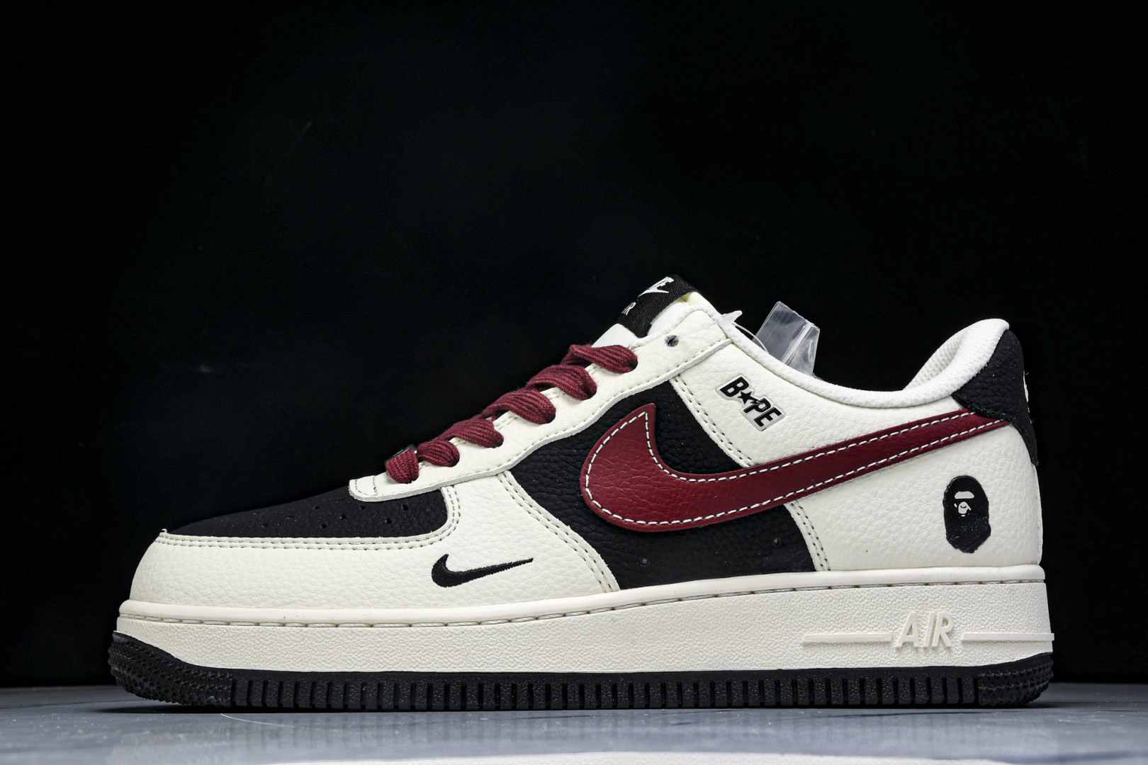 NK Air Force 1'07 Low Bape联名 米黑拼接酒红 空军一号低帮休闲板鞋 QW583
