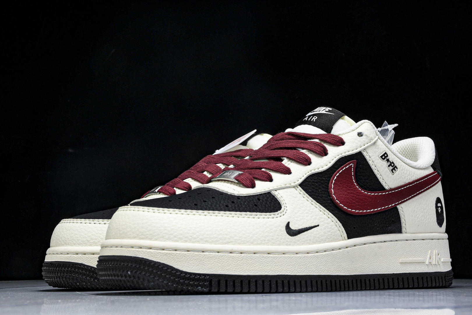 NK Air Force 1'07 Low Bape联名 米黑拼接酒红 空军一号低帮休闲板鞋 QW583