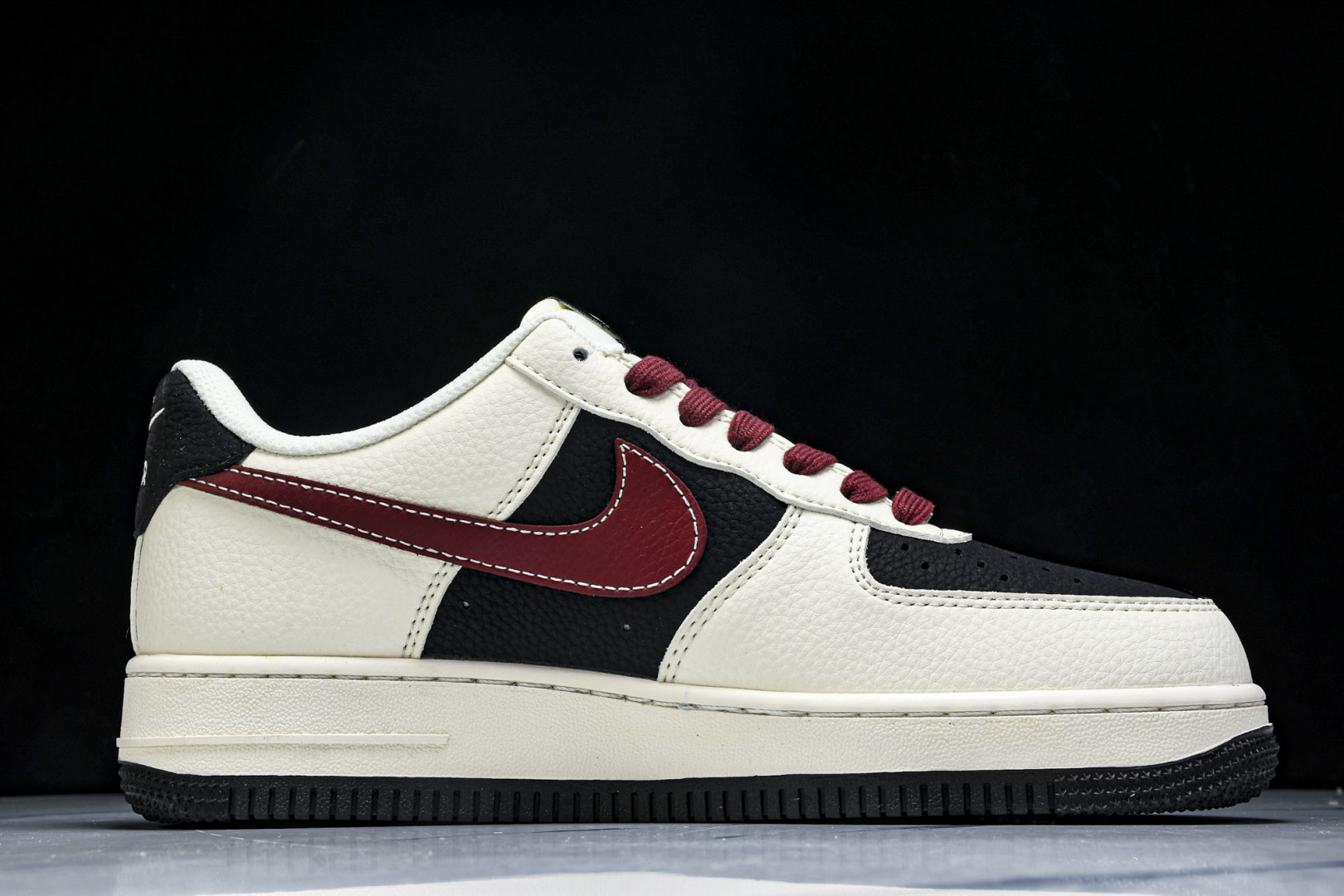 NK Air Force 1'07 Low Bape联名 米黑拼接酒红 空军一号低帮休闲板鞋 QW583