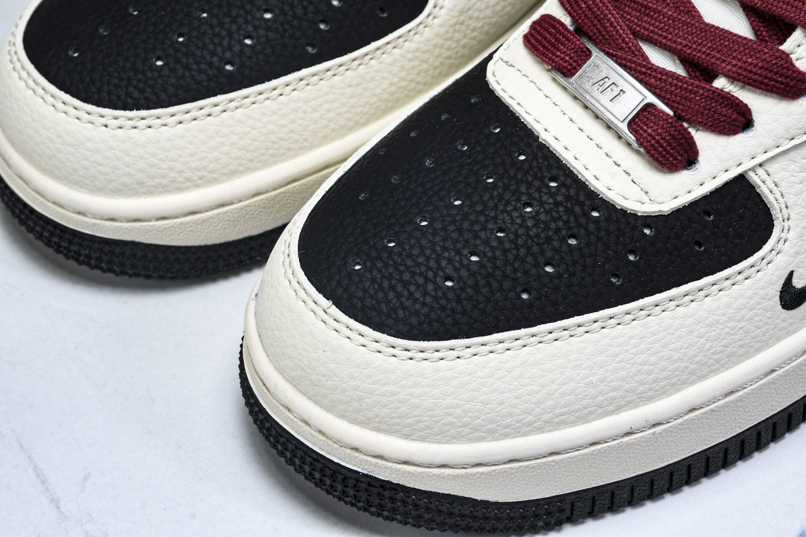 NK Air Force 1'07 Low Bape联名 米黑拼接酒红 空军一号低帮休闲板鞋 QW583
