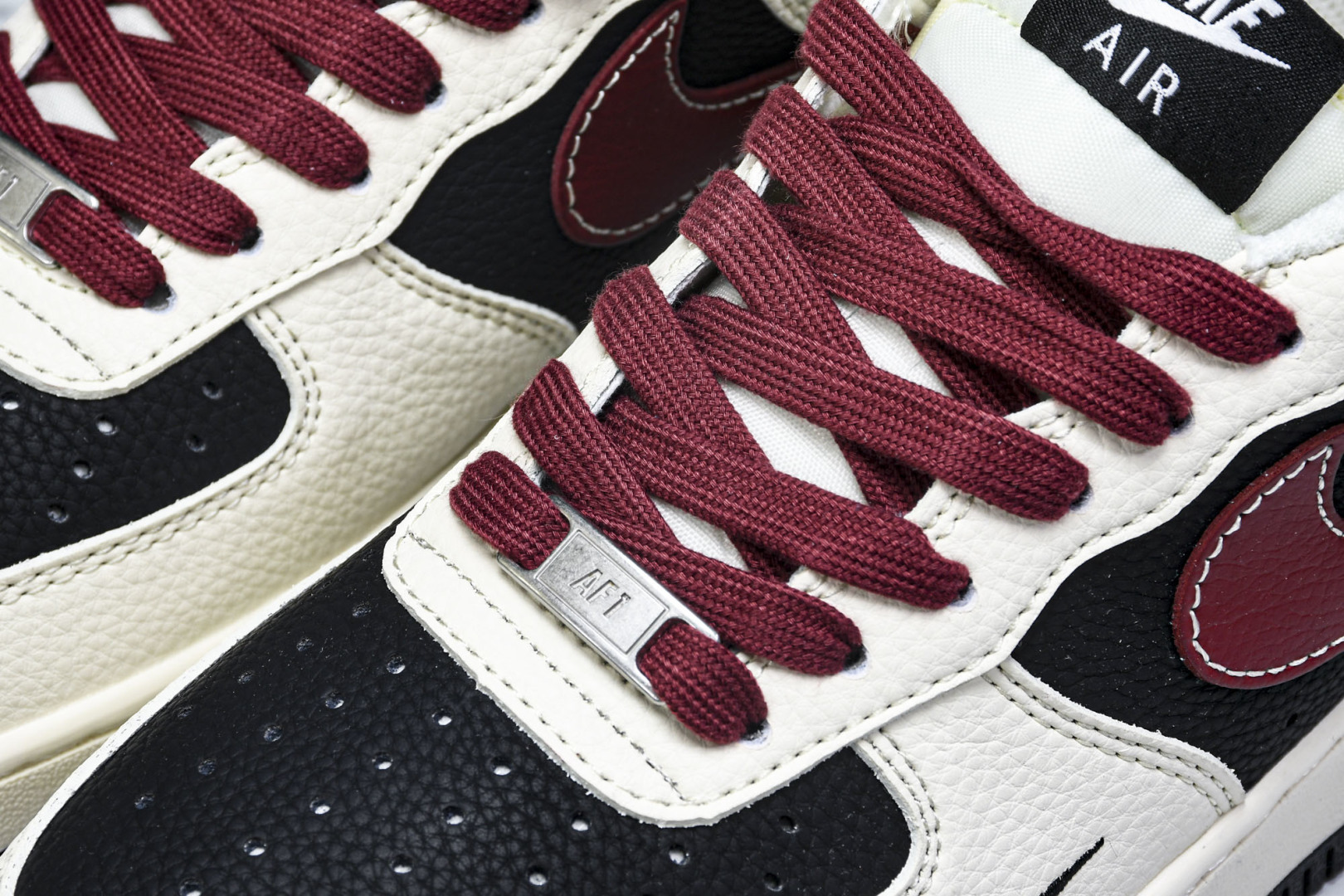 NK Air Force 1'07 Low Bape联名 米黑拼接酒红 空军一号低帮休闲板鞋 QW583