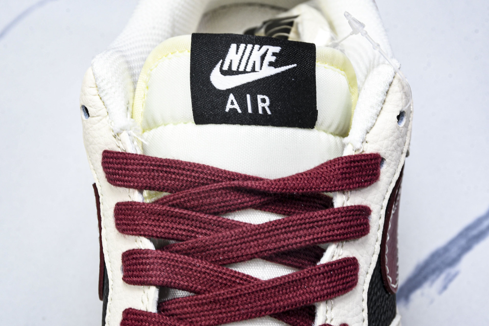 NK Air Force 1'07 Low Bape联名 米黑拼接酒红 空军一号低帮休闲板鞋 QW583
