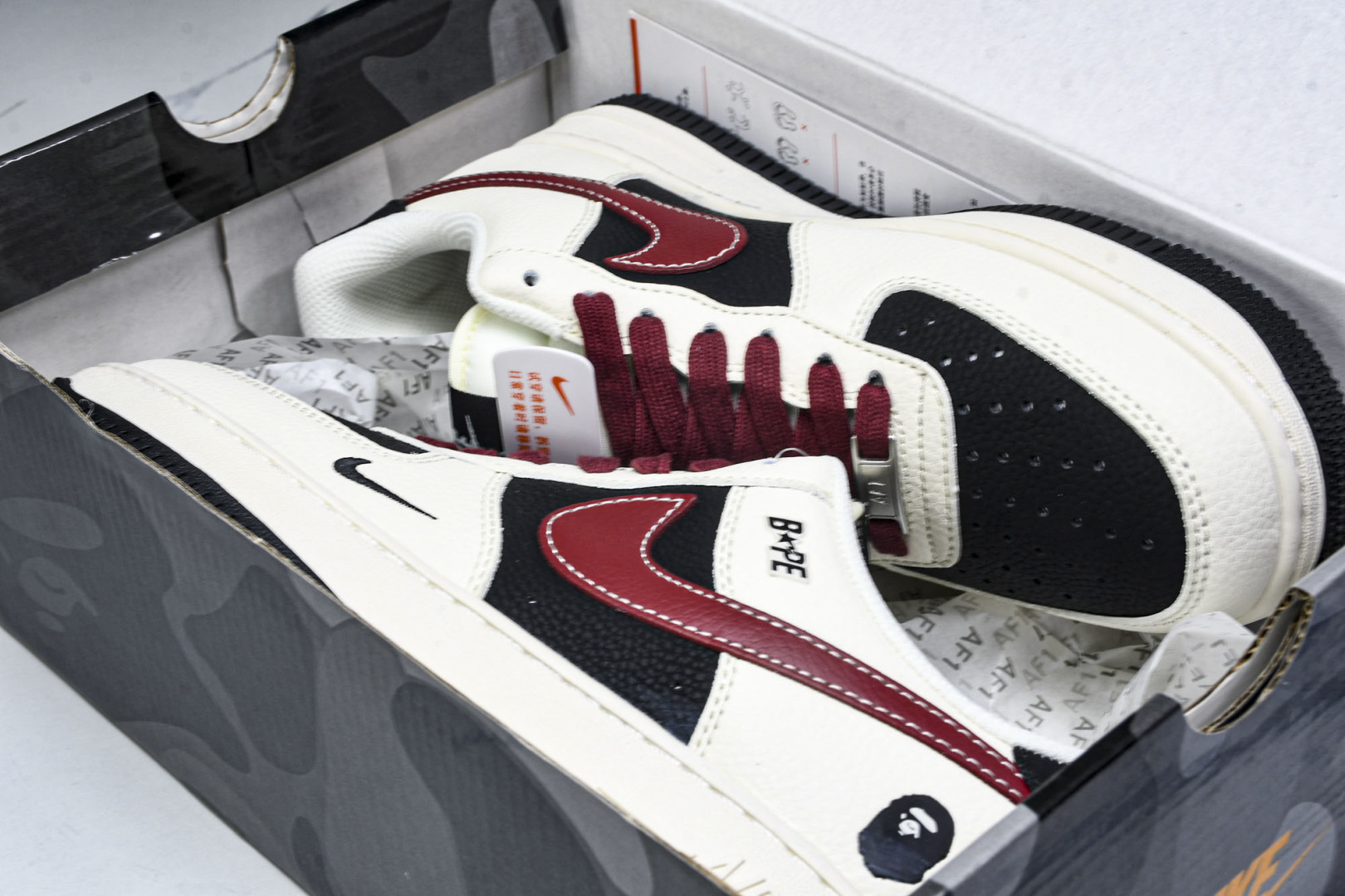 NK Air Force 1'07 Low Bape联名 米黑拼接酒红 空军一号低帮休闲板鞋 QW583
