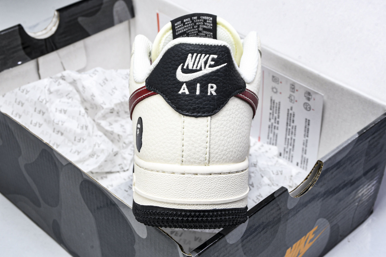 NK Air Force 1'07 Low Bape联名 米黑拼接酒红 空军一号低帮休闲板鞋 QW583