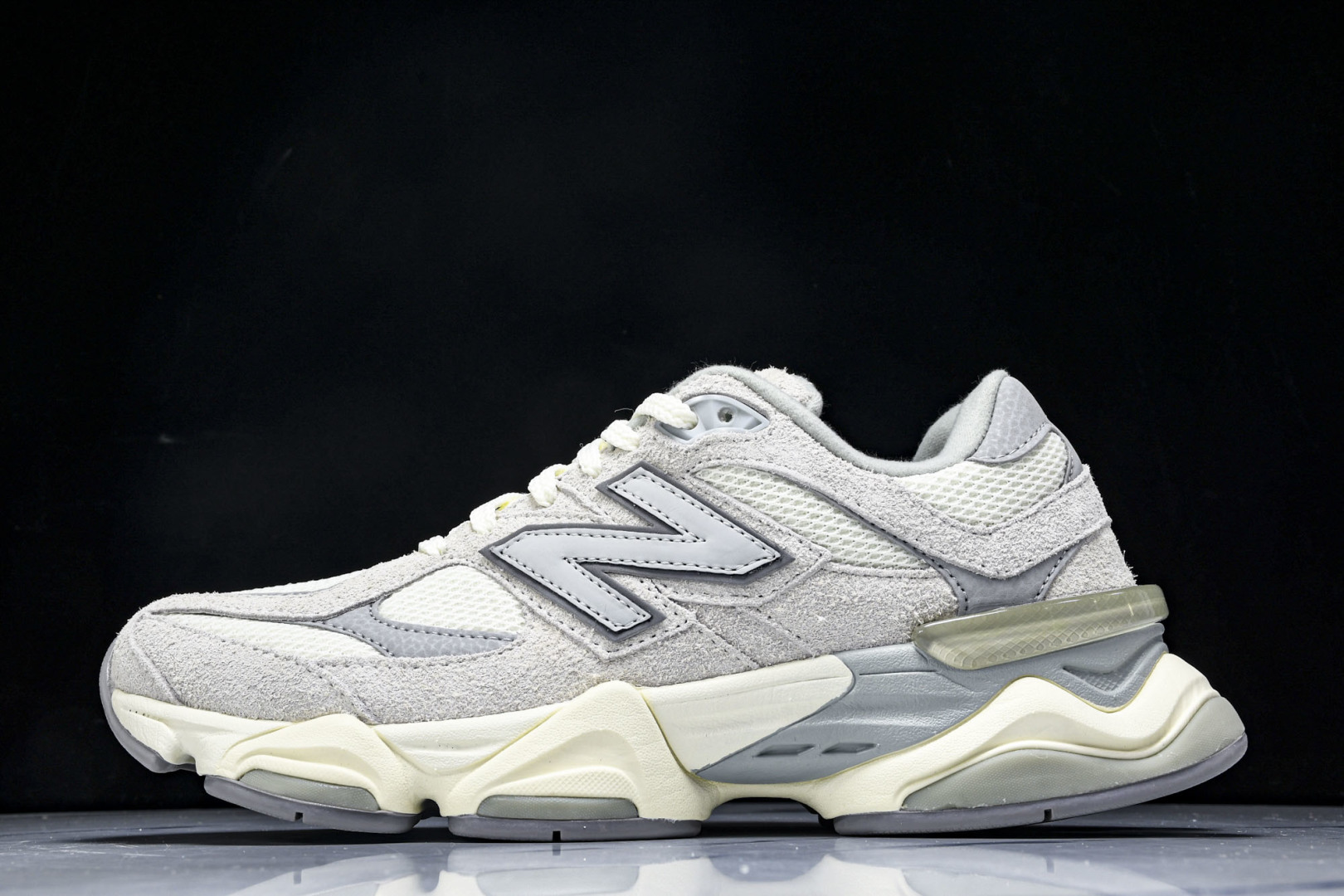 NB9060 尺码36-46.5

纯原版出品-New Balance NB9060 复古休闲运动慢跑鞋