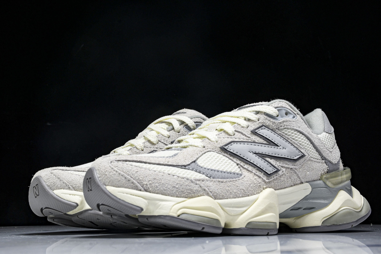 NB9060 尺码36-46.5

纯原版出品-New Balance NB9060 复古休闲运动慢跑鞋