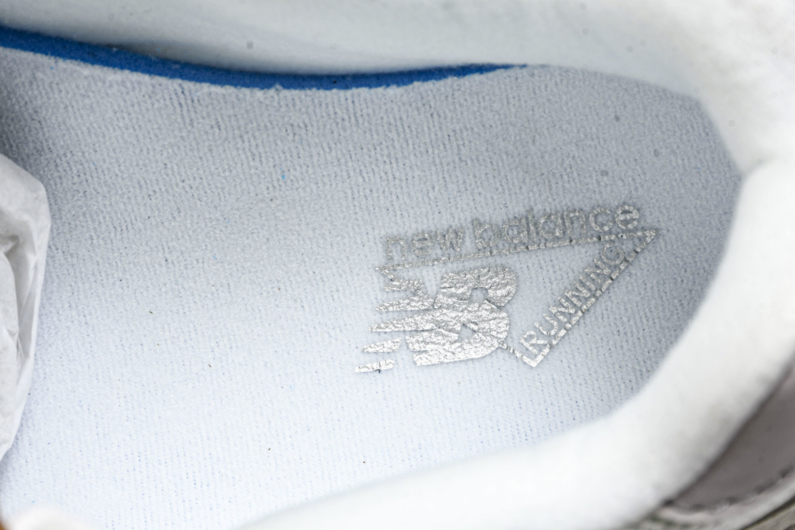 NB9060 尺码36-46.5

纯原版出品-New Balance NB9060 复古休闲运动慢跑鞋
