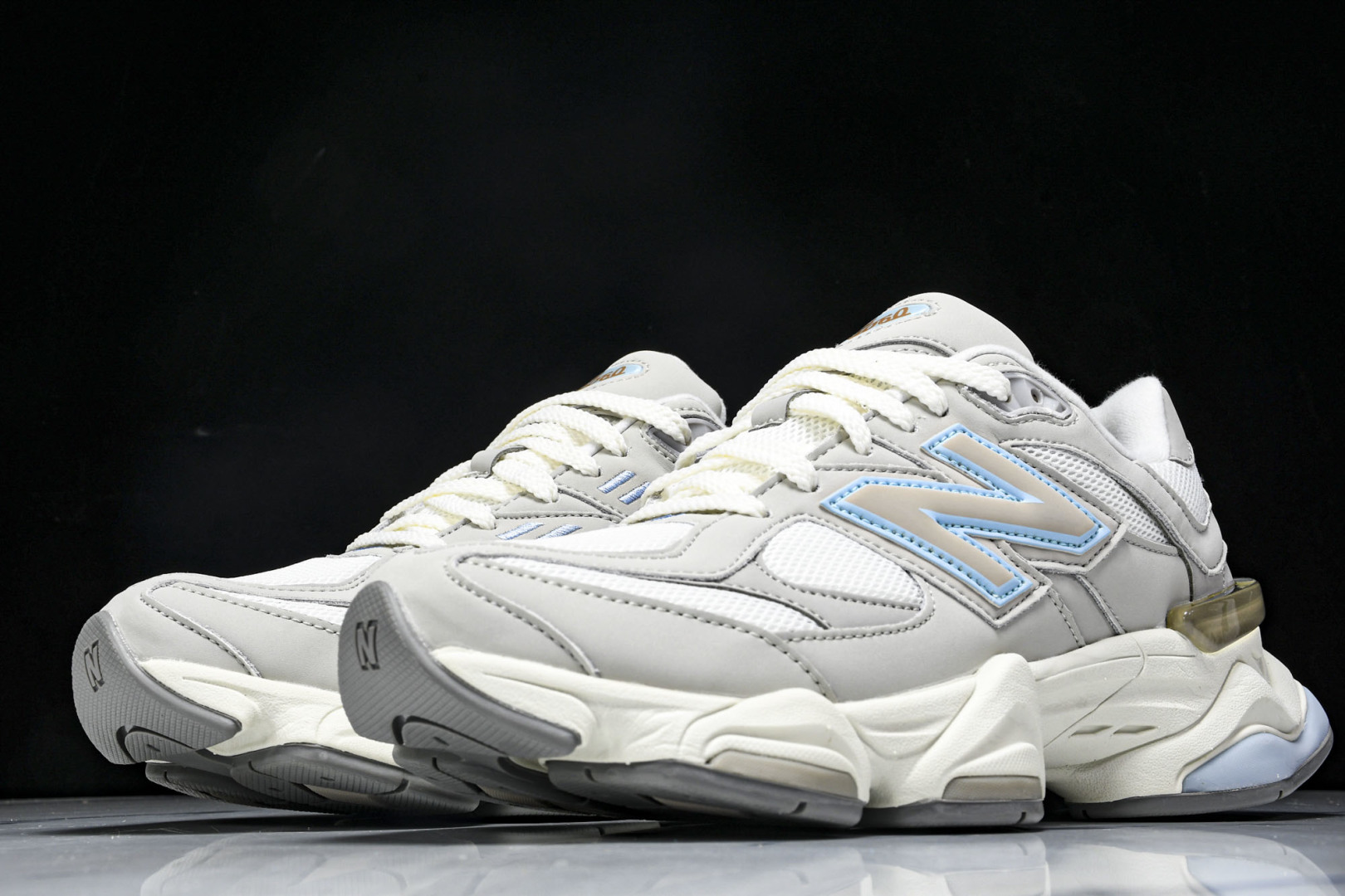 NB9060 尺码36-46.5

纯原版出品-New Balance NB9060 复古休闲运动慢跑鞋