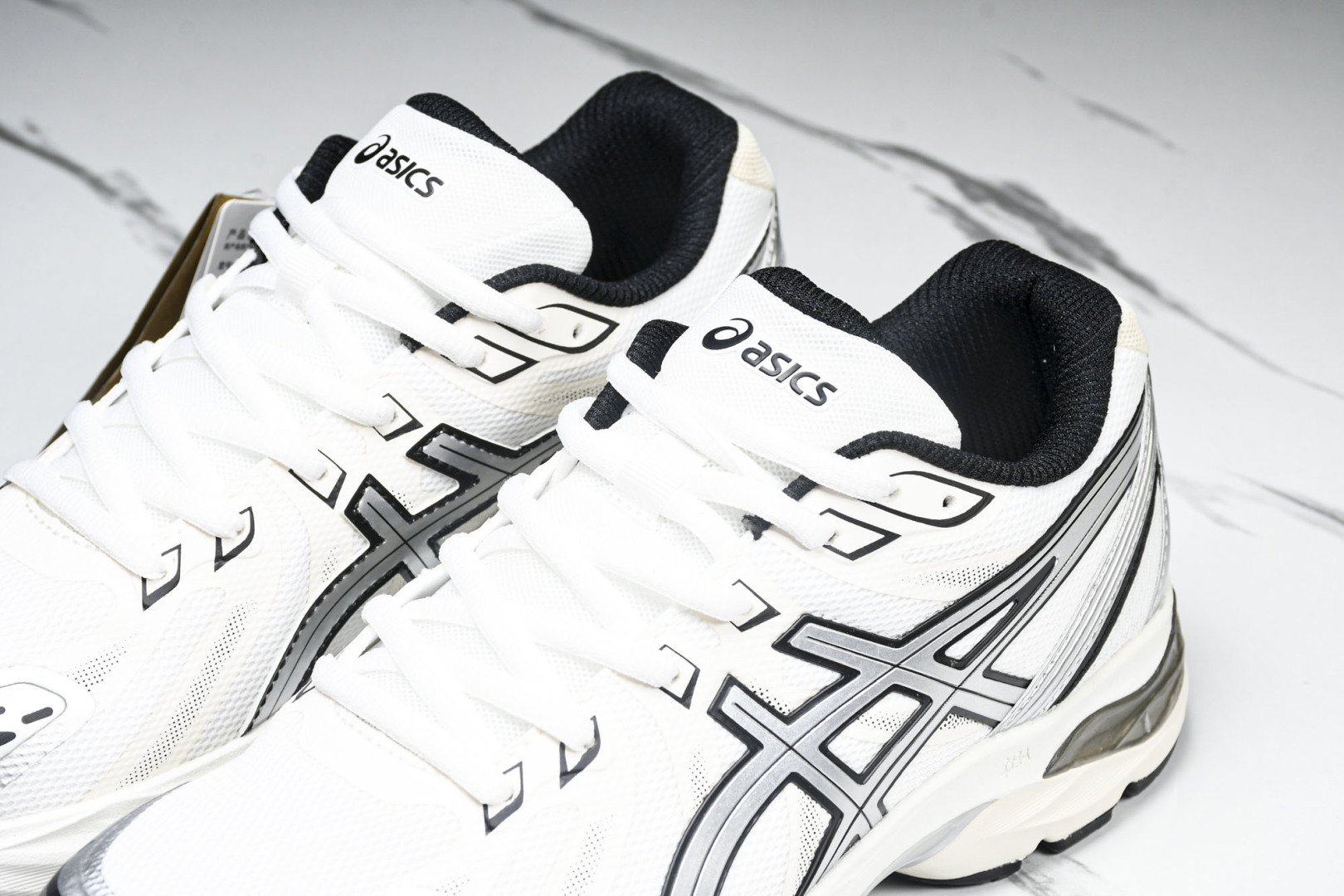 Asics 尺码36-45

纯原版出品-Gel-Flux 4 CN 夏季低帮透气休闲运动跑步鞋 101