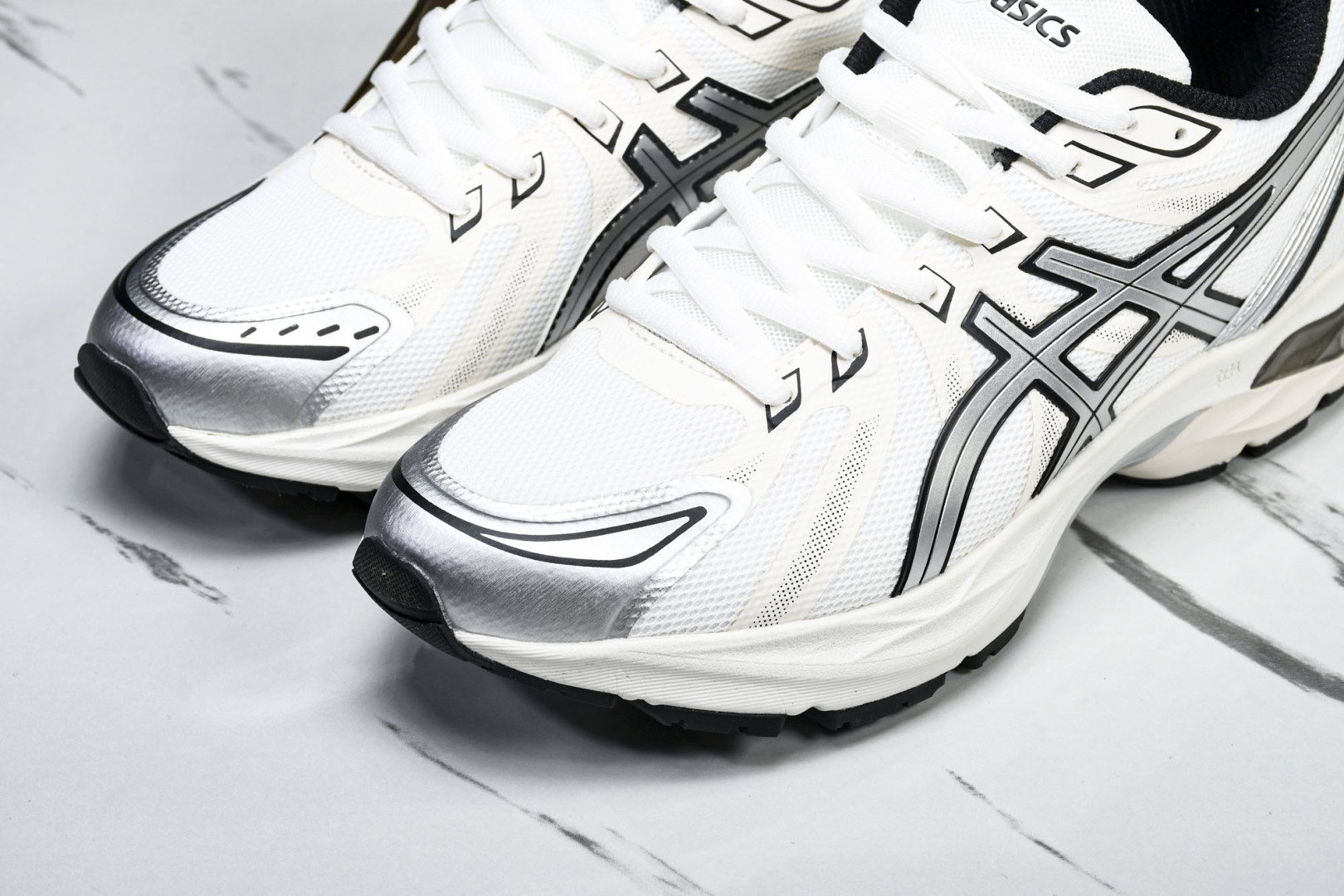 Asics 尺码36-45

纯原版出品-Gel-Flux 4 CN 夏季低帮透气休闲运动跑步鞋 101