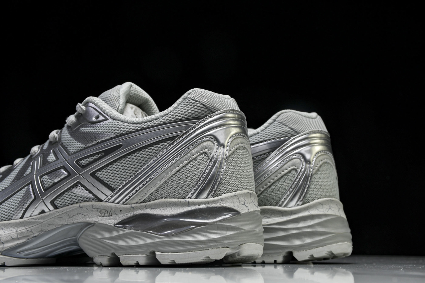 Asics 尺码36-45

纯原版出品-Gel-Flux 4 CN 夏季低帮透气休闲运动跑步鞋 101