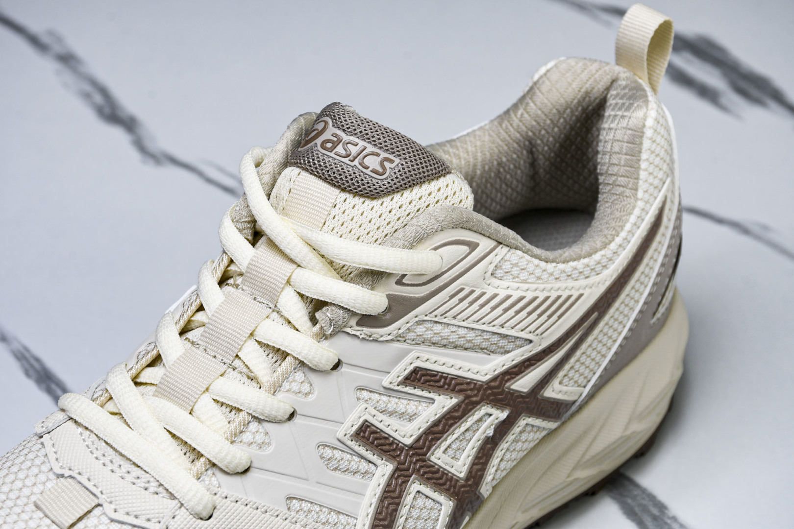 Asics 尺码36-45

纯原版出品-Gel-Sonoma CN 亚瑟士运动休闲透气专业跑鞋 101