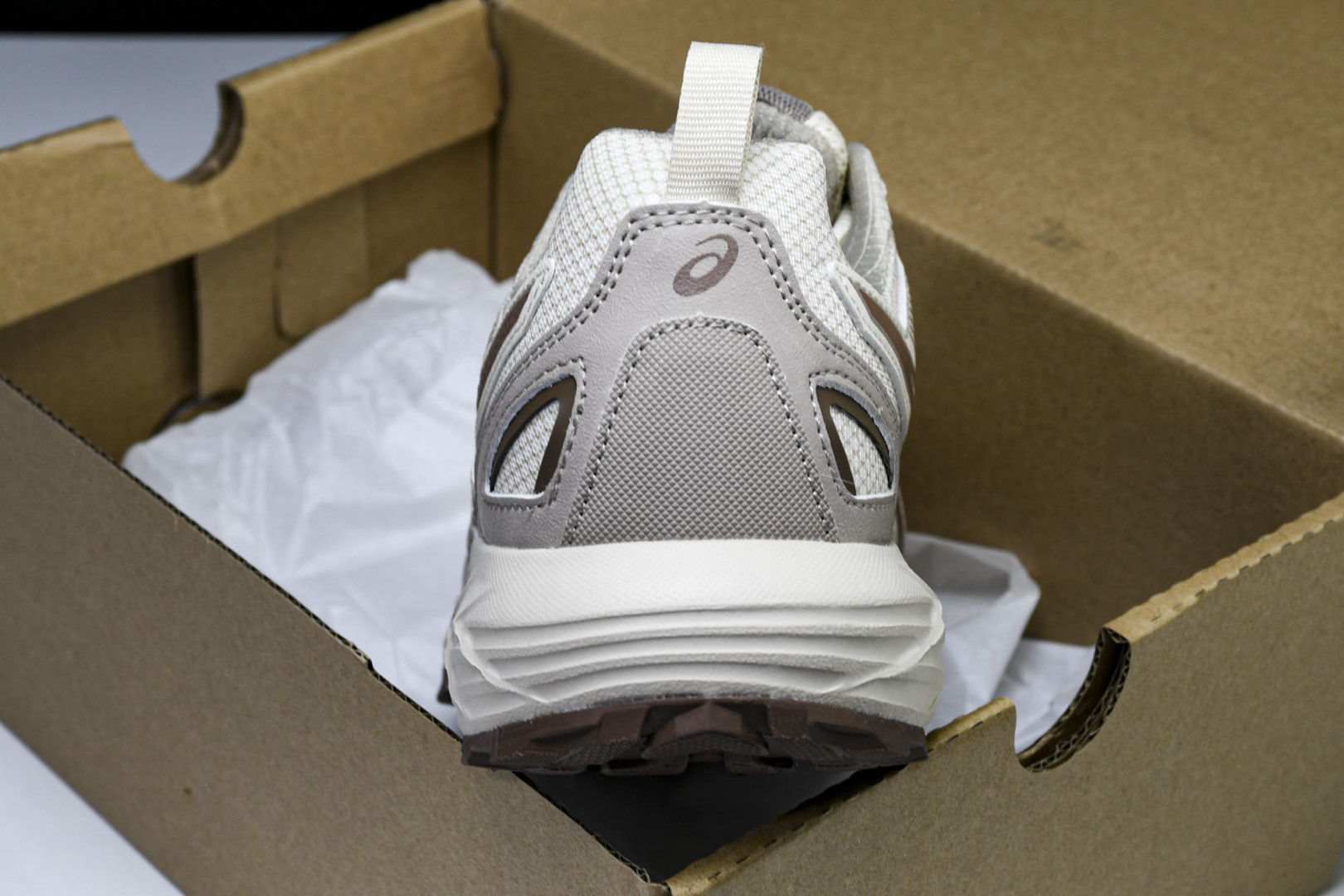 Asics 尺码36-45

纯原版出品-Gel-Sonoma CN 亚瑟士运动休闲透气专业跑鞋 101