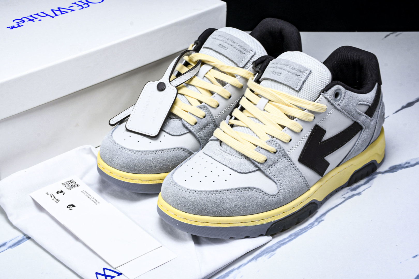 OFF 尺码36-47

纯原版出品-OFF-WHITE 绒面革 皮革 潮流 舒适 耐磨 板鞋 男女款 