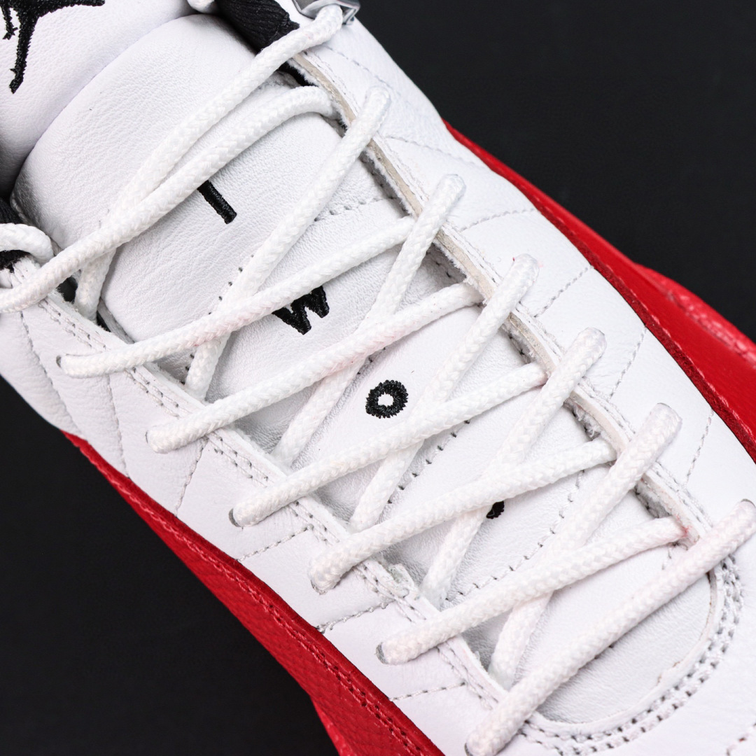 
Air Jordan 12 白黑红
AJ12白黑红 外贸纯原订单‼
S2纯原生产线出品
原楦原纸板开发