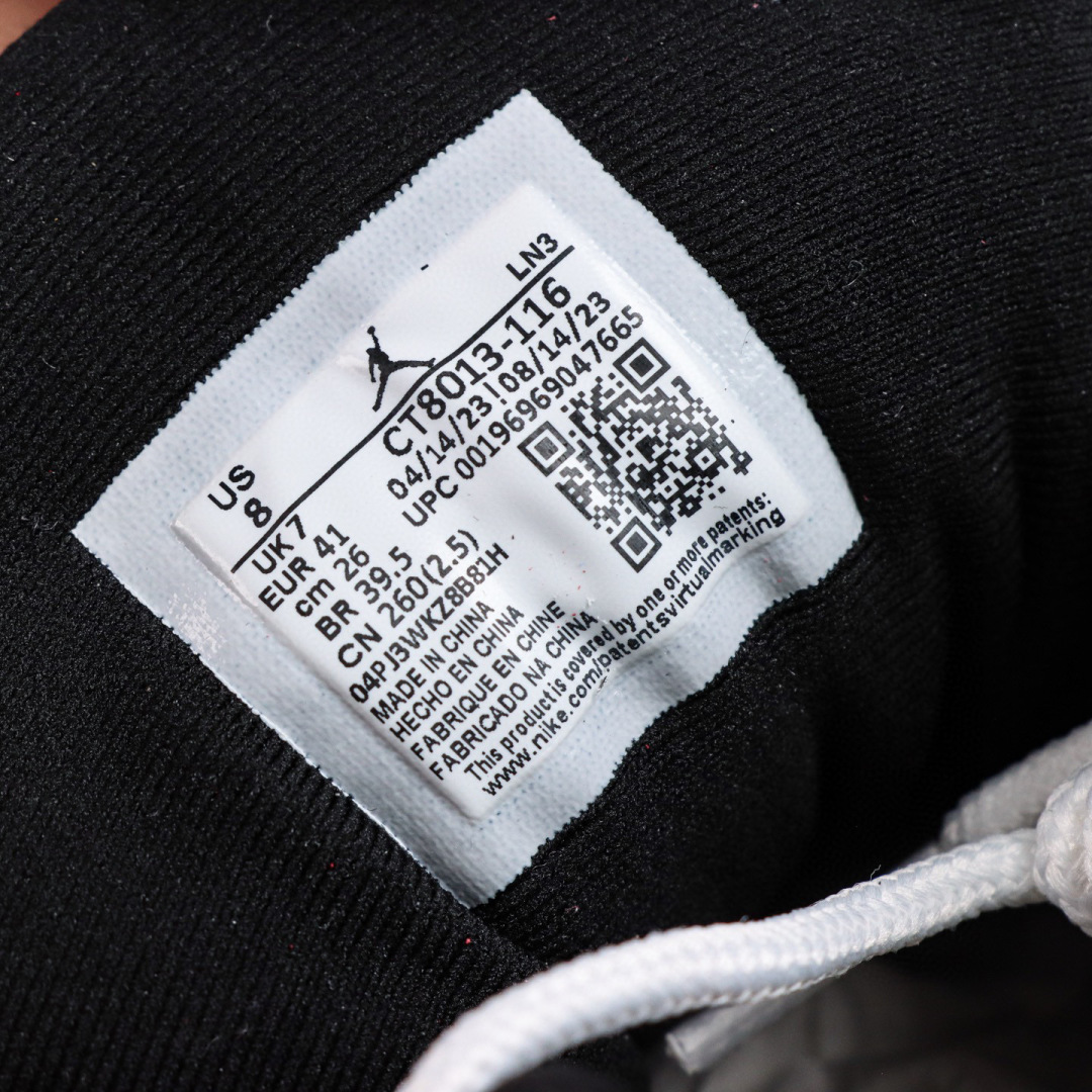 
Air Jordan 12 白黑红
AJ12白黑红 外贸纯原订单‼
S2纯原生产线出品
原楦原纸板开发