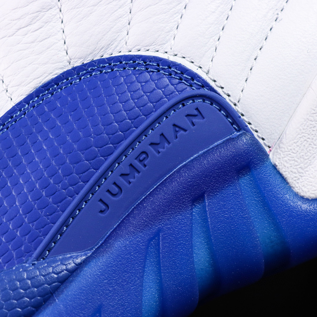 
Air Jordan 12 白黑蓝
AJ12白黑蓝 外贸纯原订单‼
S2纯原生产线出品
原楦原纸板开发