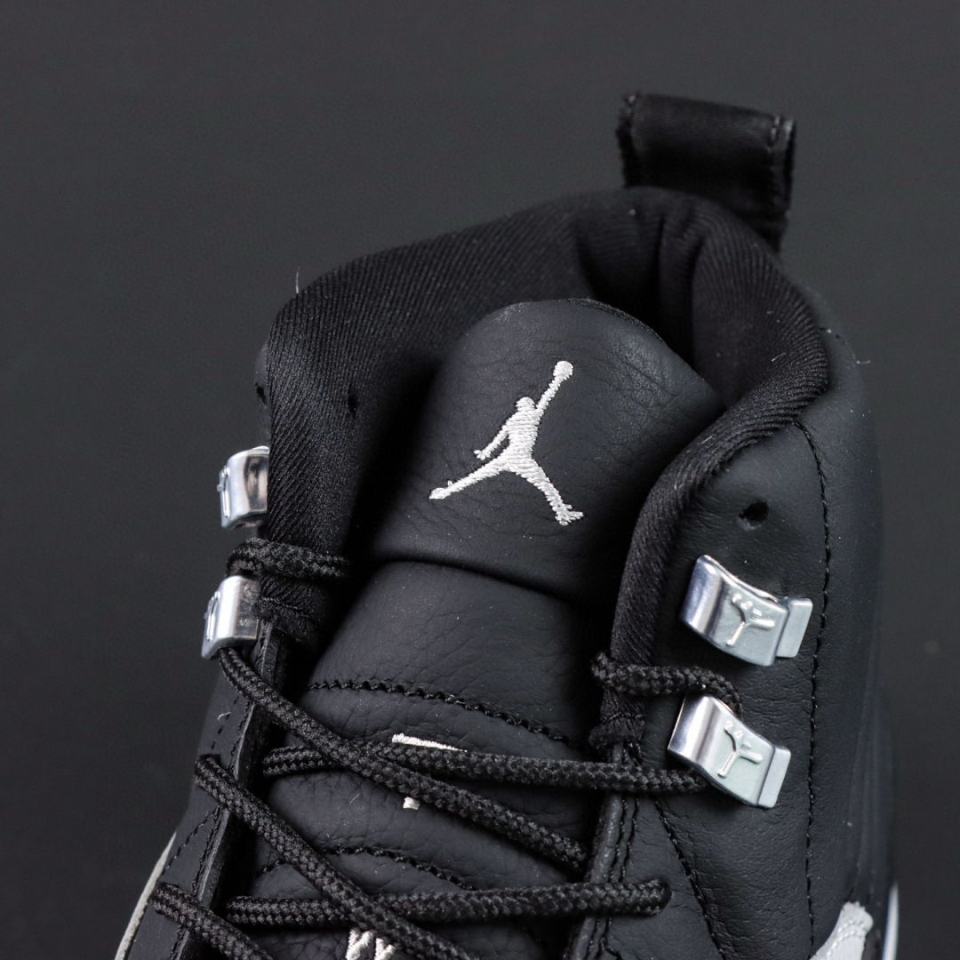 
Air Jordan 12 Retro Black and Woif Grey
AJ12黑灰 外贸纯原