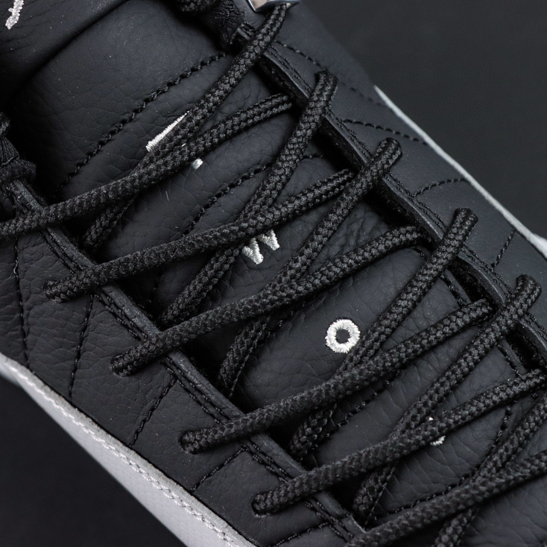 
Air Jordan 12 Retro Black and Woif Grey
AJ12黑灰 外贸纯原