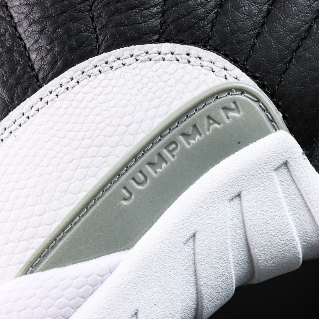 
Air Jordan 12 Retro “playoffs”
AJ12季后赛银扣 外贸纯原订单‼
S2