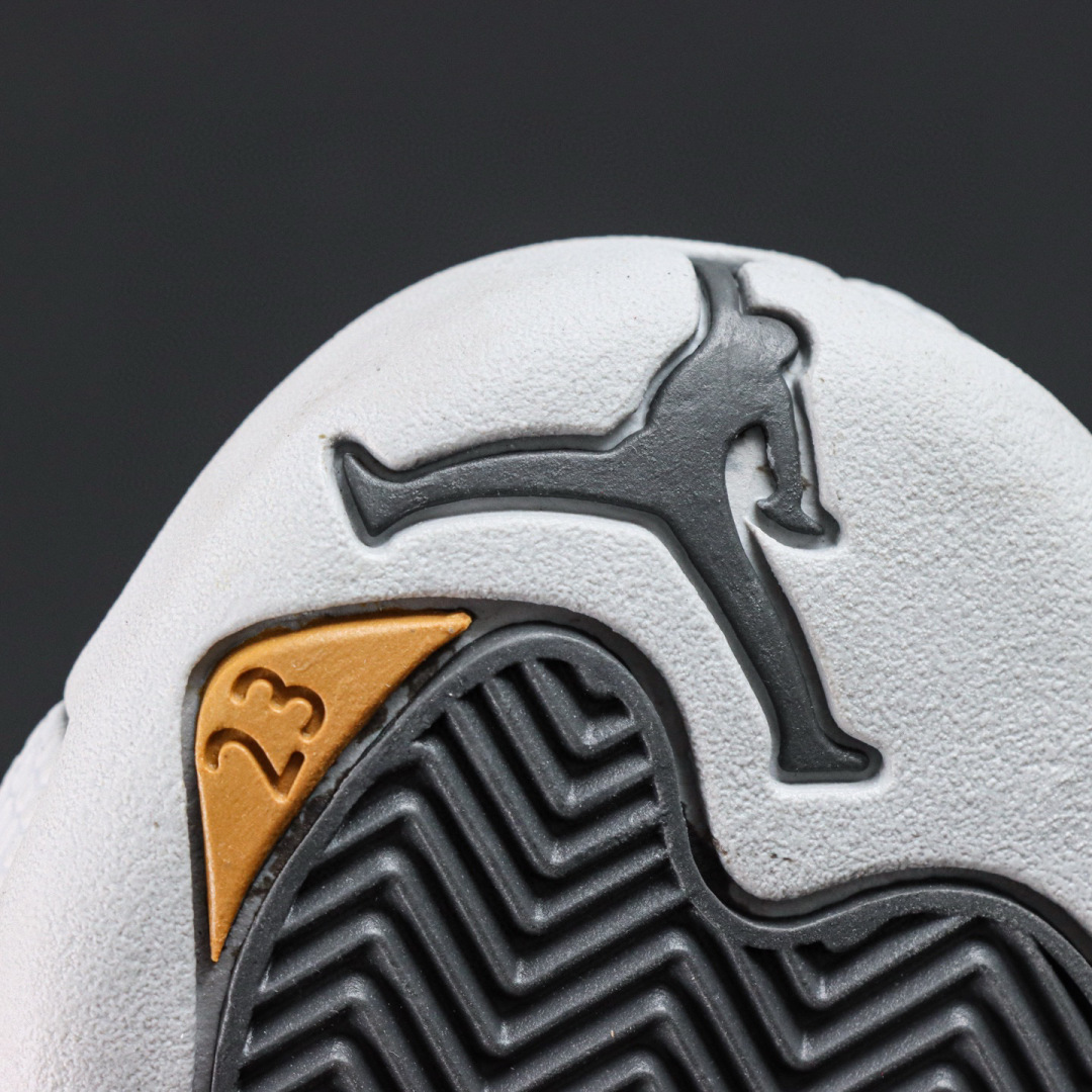 
Air Jordan 12 Retro Dark Grey
AJ12酷灰金扣 外贸纯原订单‼
S2纯原