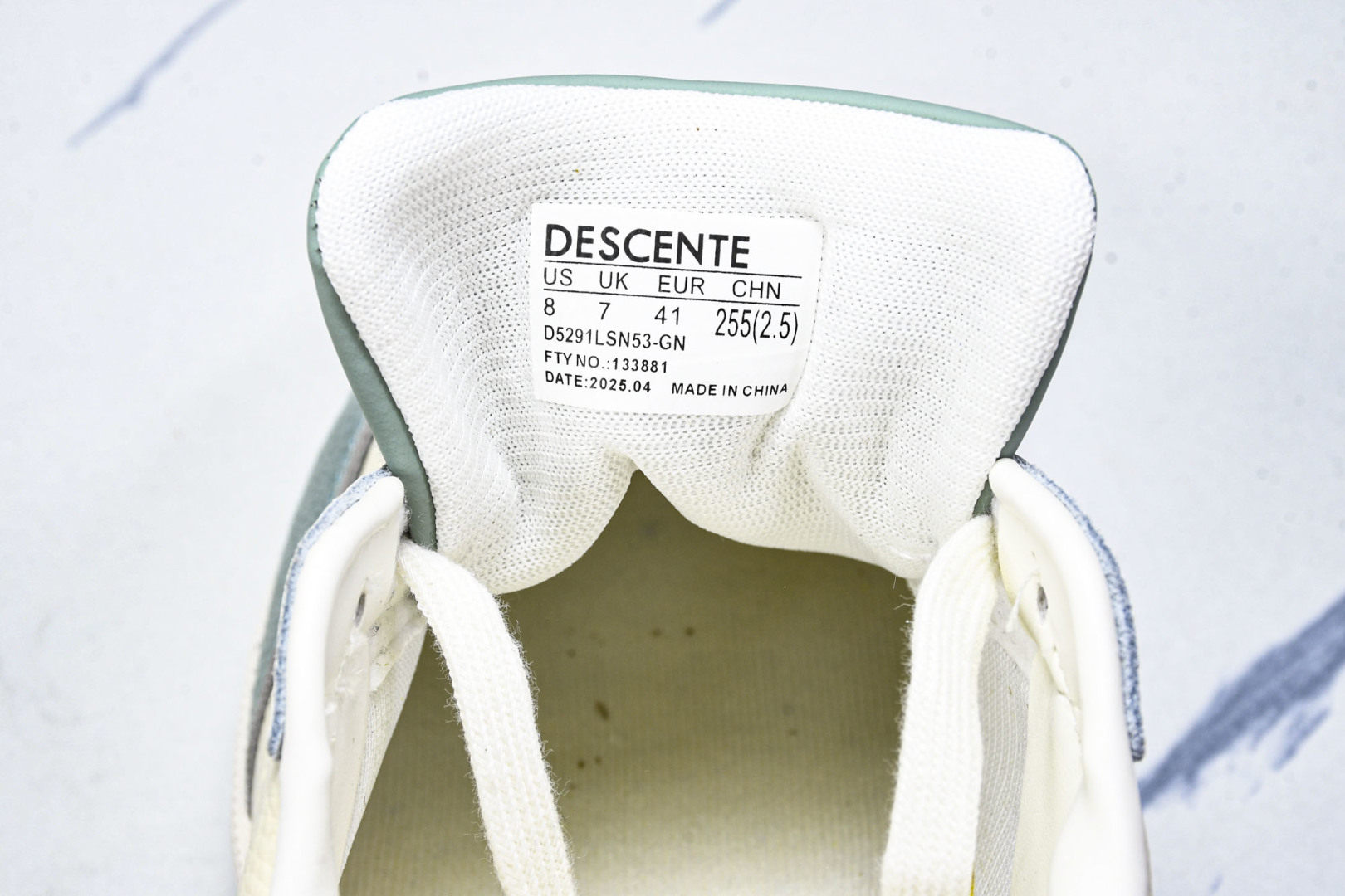  迪桑特 DESCENTE Chron 复古舒适百搭耐磨低帮生活休闲鞋 D5291LSN53 尺寸36 