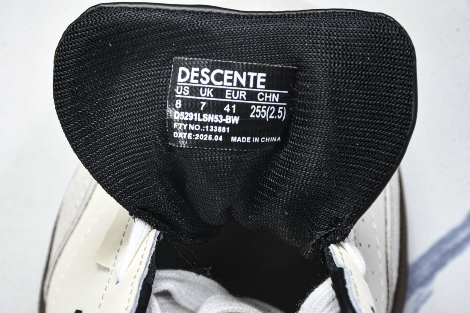  迪桑特 DESCENTE Chron 复古舒适百搭耐磨低帮生活休闲鞋 D5291LSN53-尺寸36 