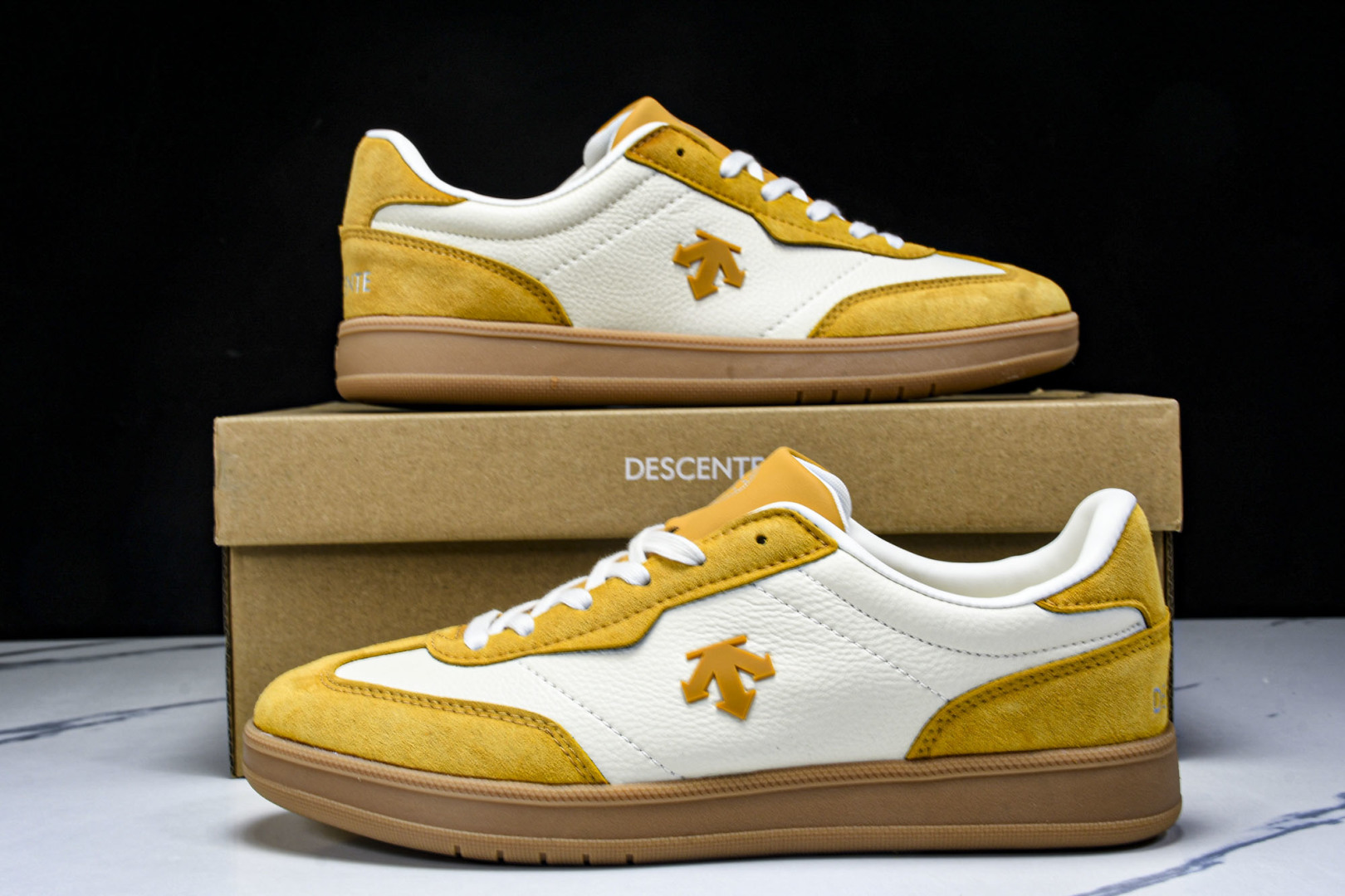  迪桑特 DESCENTE Chron 复古舒适百搭耐磨低帮生活休闲鞋 D5292LSN53 尺寸36 
