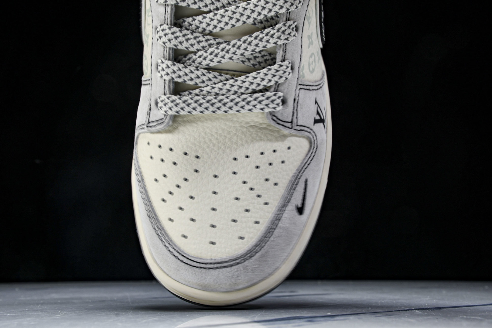  Nike SB Dunk Low LV联名 黑勾印花 周年高端定制 低帮休闲板鞋 YX5066-365
