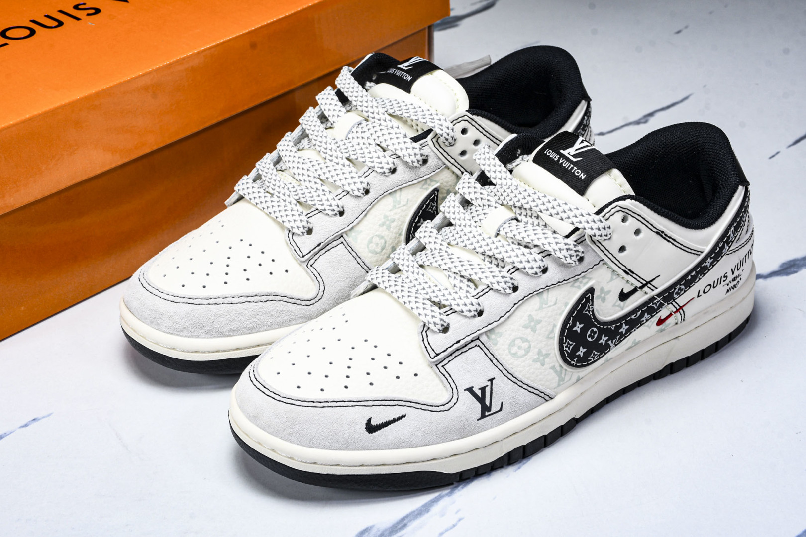  Nike SB Dunk Low LV联名 黑勾印花 周年高端定制 低帮休闲板鞋 YX5066-365