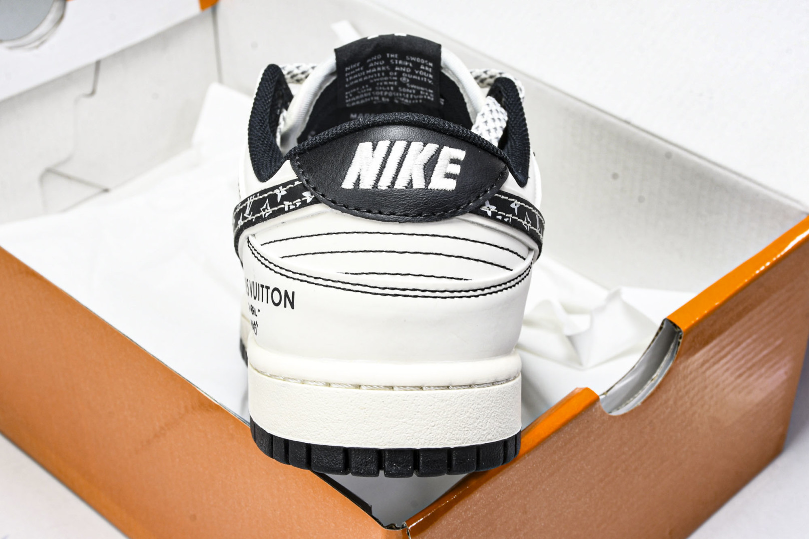  Nike SB Dunk Low LV联名 黑勾印花 周年高端定制 低帮休闲板鞋 YX5066-365