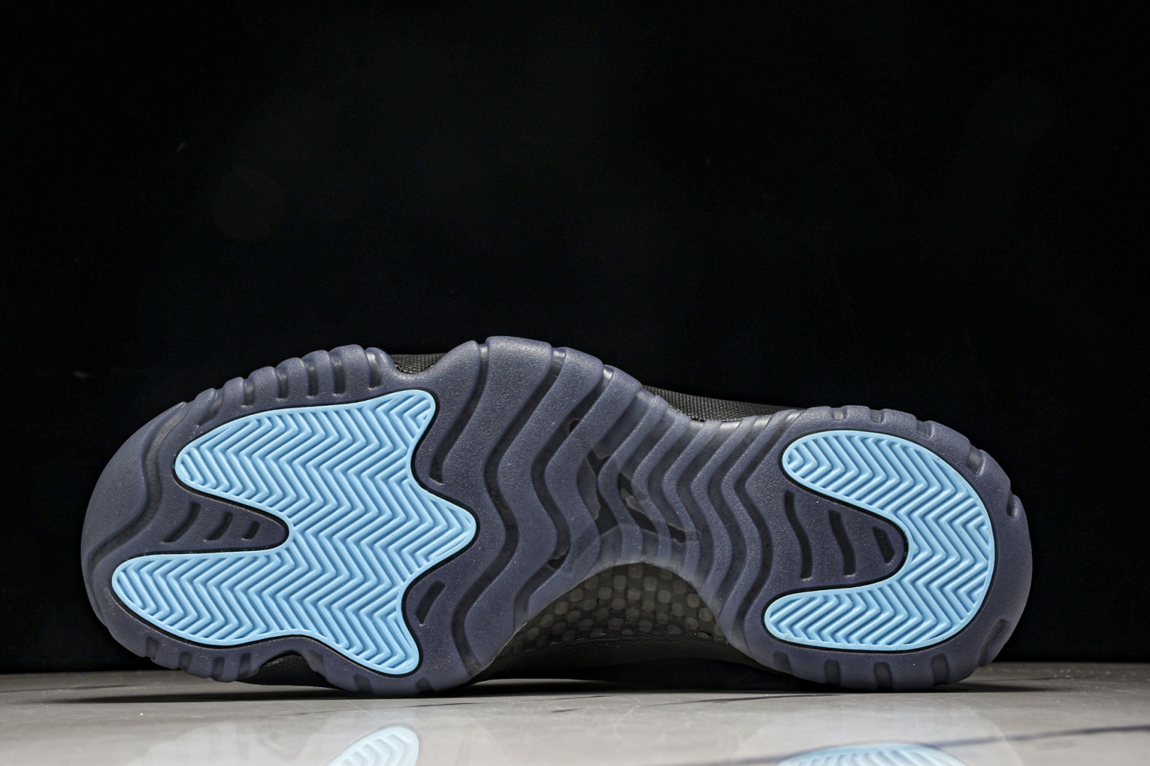AJ11蓝 尺码40-47.5

纯原出品-Air Jordan 11 Retro Gamma Blue