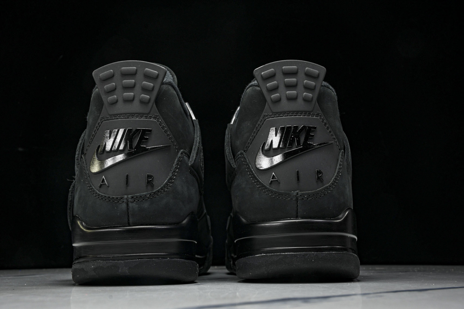 AJ4新黑猫 尺码40-47.5

纯原出品-Air Jordan 4 Retro Black Cat 