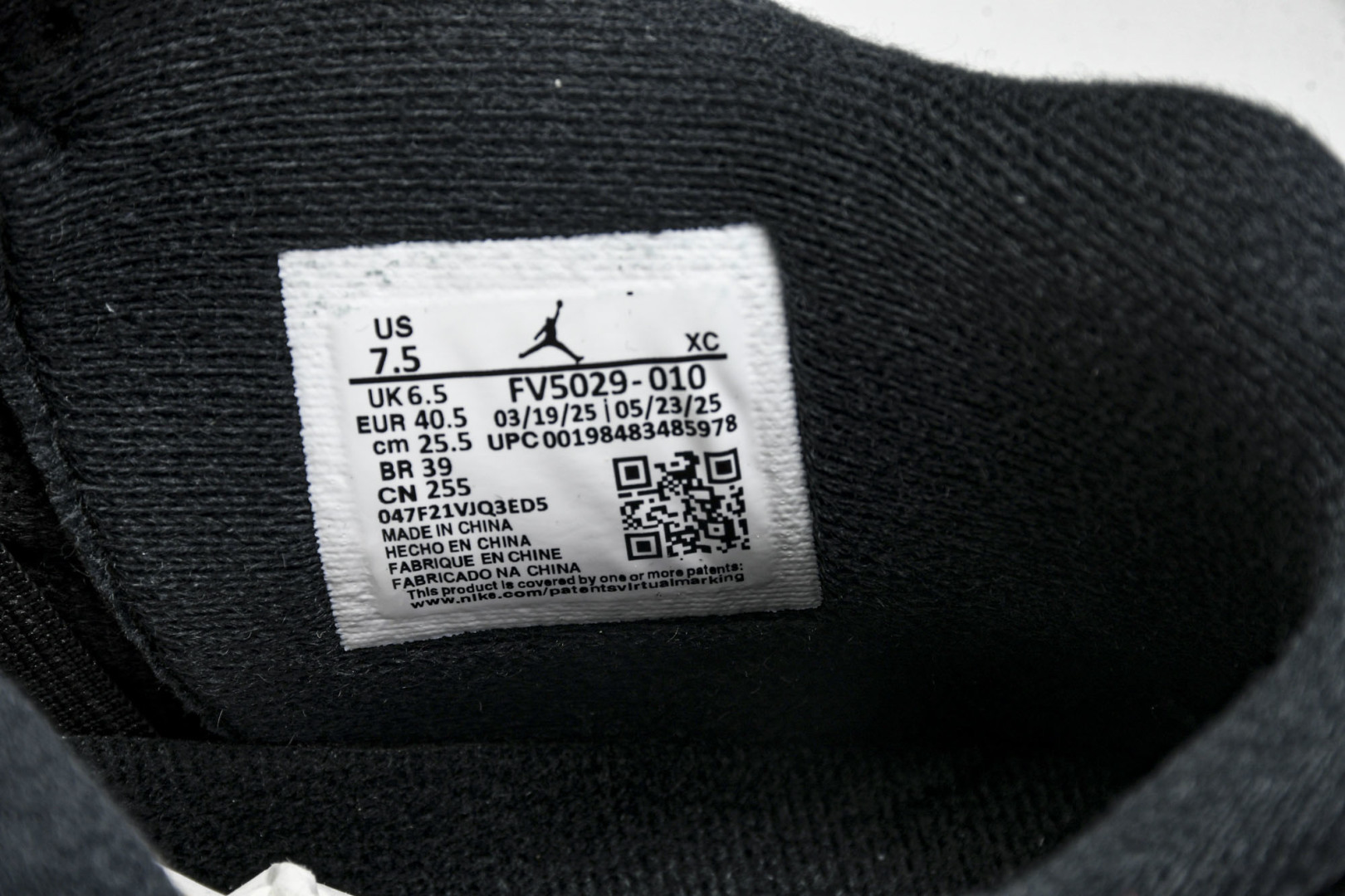 AJ4新黑猫 尺码40-47.5

纯原出品-Air Jordan 4 Retro Black Cat 