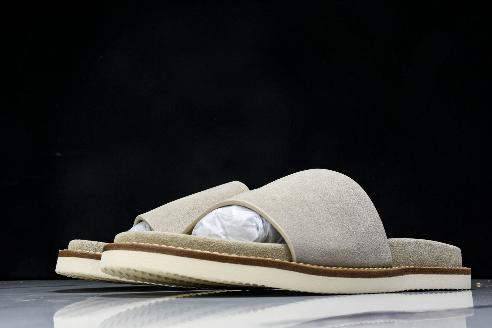 拖鞋黑色 尺码39-45

纯原出品-Brunello Cucinelli 绒面革 圆头露趾 防滑一字拖