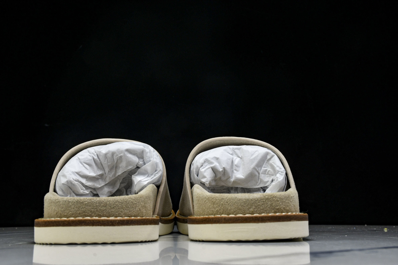 拖鞋黑色 尺码39-45

纯原出品-Brunello Cucinelli 绒面革 圆头露趾 防滑一字拖